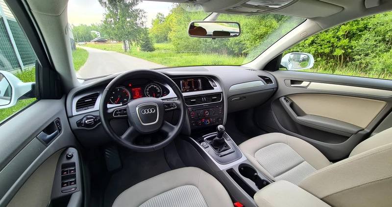 Audi A4 cena 36000 przebieg: 246500, rok produkcji 2011 z Trzciel małe 704